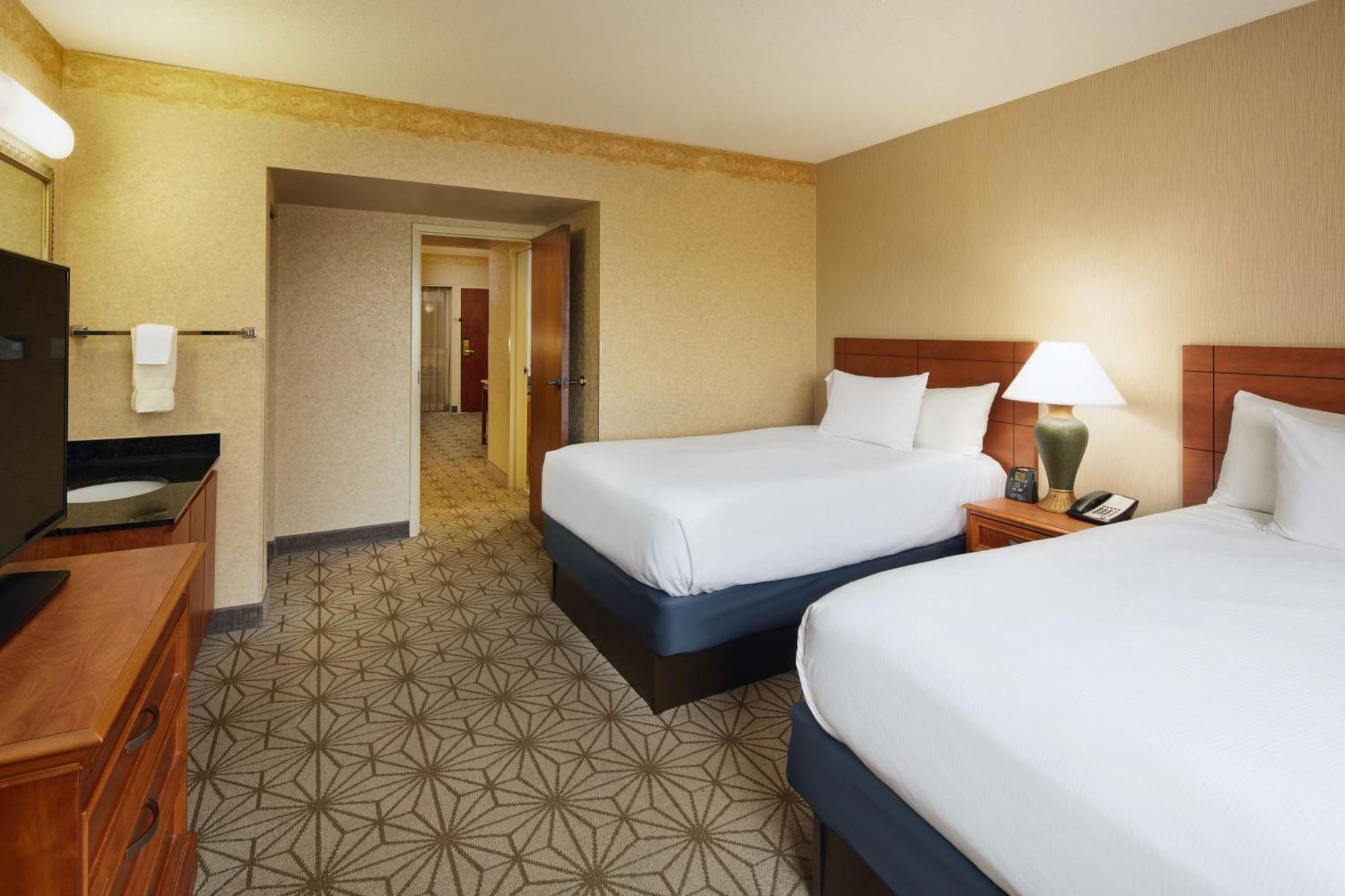 Embassy Suites By Hilton Columbia Greystone Екстериор снимка