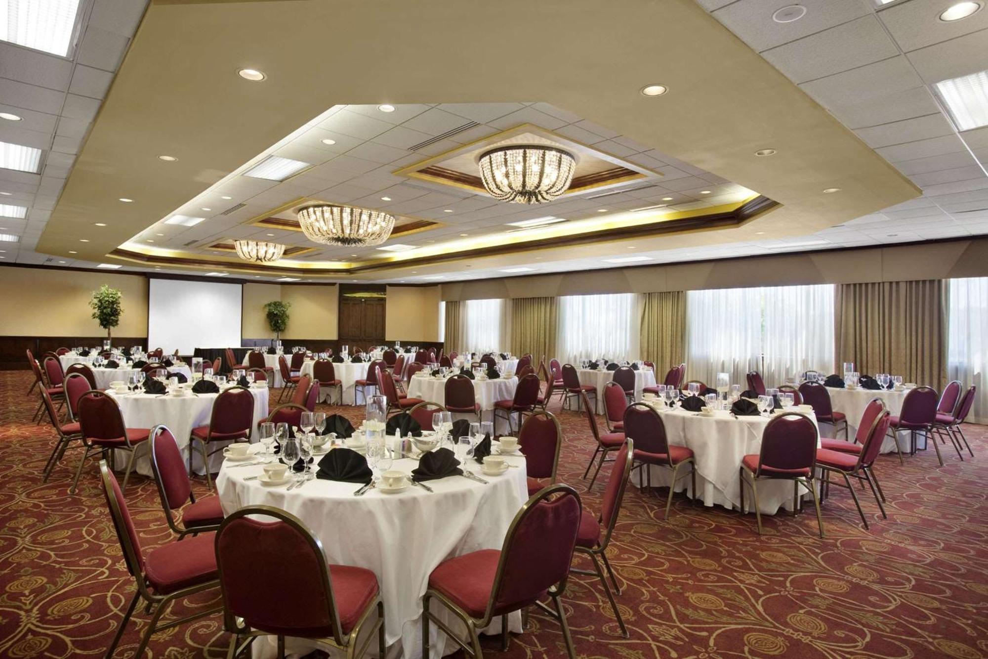 Embassy Suites By Hilton Columbia Greystone Екстериор снимка