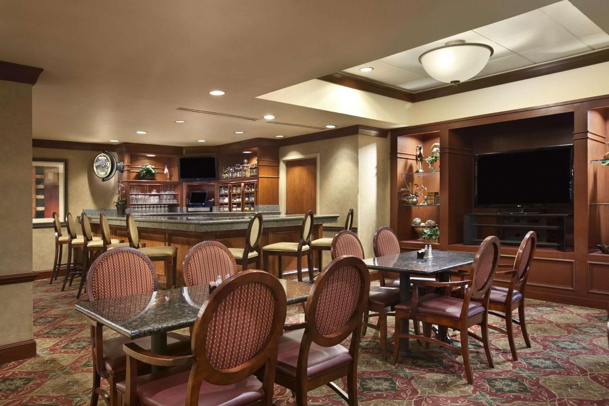 Embassy Suites By Hilton Columbia Greystone Екстериор снимка